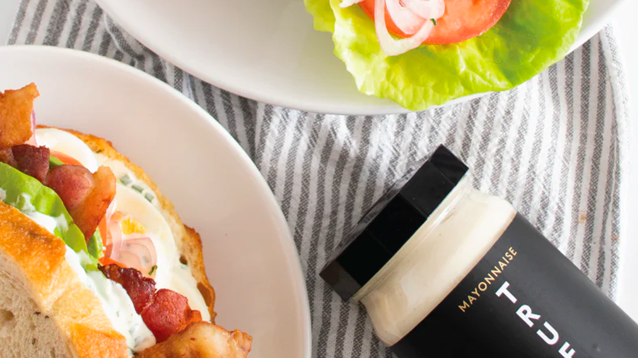 COBB-STYLE EGG SALAD SANDWICHES