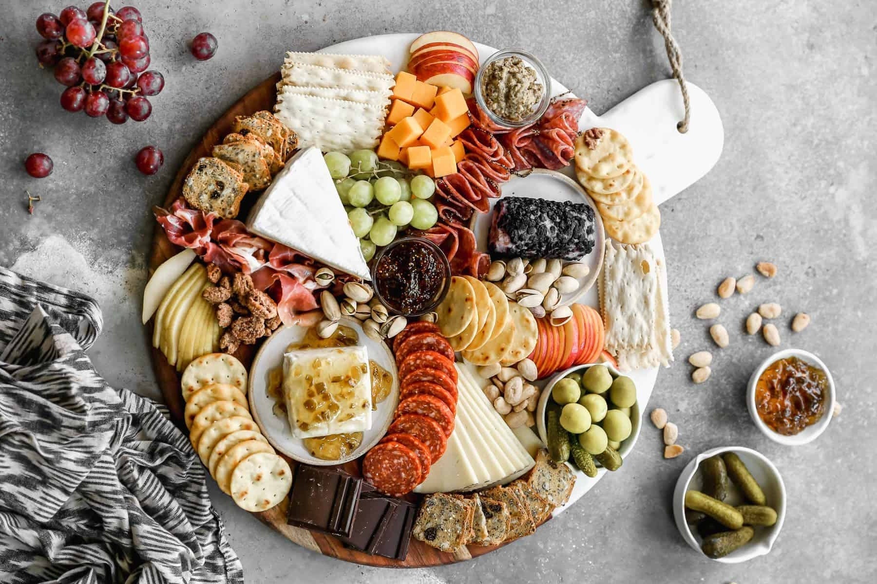 How to Build the Perfect Charcuterie Board
