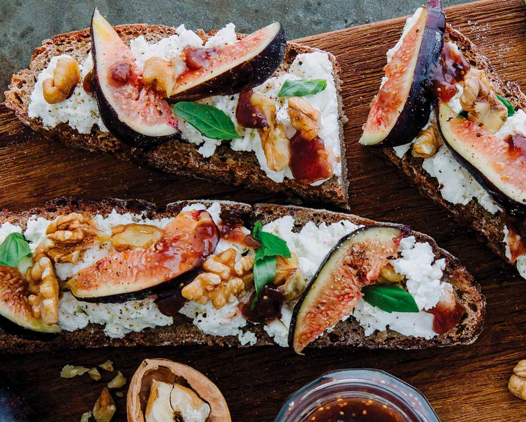 Figs Walnut CHEESE SPREAD WITH FIG AND WALNUTS – Maison A